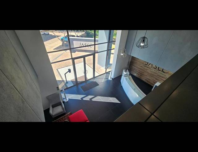 BUSINESS PROPERTY TO RENT IN HALFWAY GARDENS